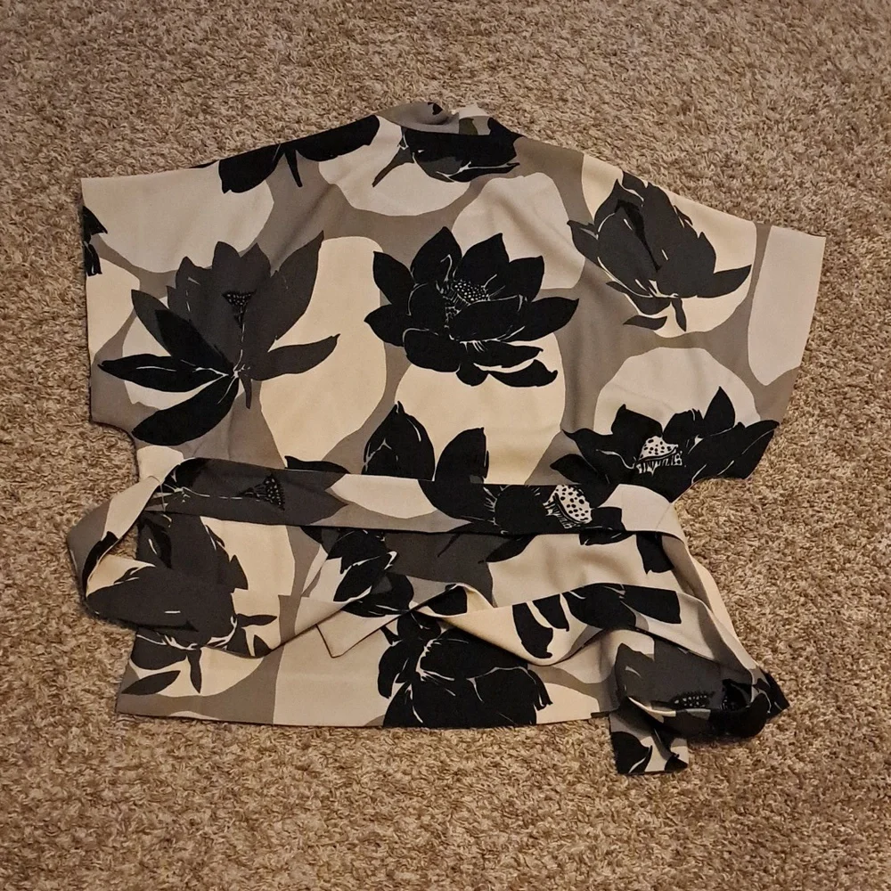 Natori kimono wrap top- size M- NWT - Picture 10 of 11